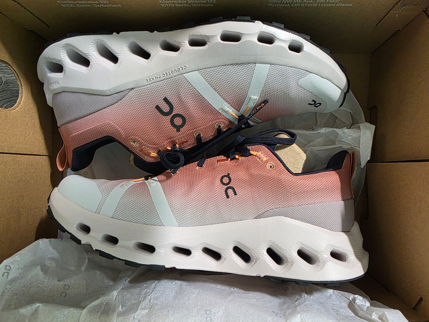 New Size 9.5 Women's On Cloudsurfer Trail Waterproof Sandstone Silver 3WE10293143