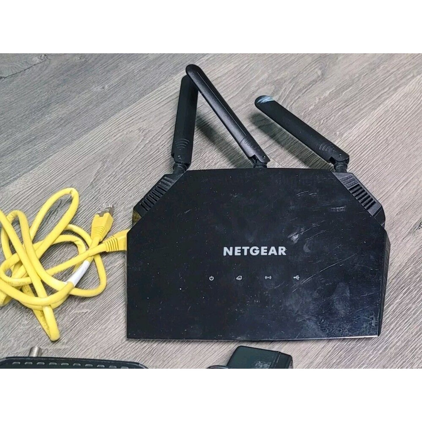 Netgear AC1750 Smart WiFi Router Model R6400 &High Speed Modem CM400